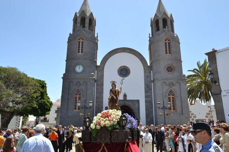 Imagen de archivo de una procesión de San Juan Bautista, el 24 de junio (Foto TA)