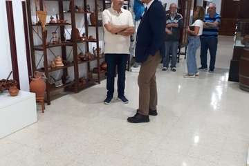 Visita del nuevo delegado del Gobierno en Canarias a las instalaciones de Entre Amigos en el Valle de Jinámar (Foto TA)
