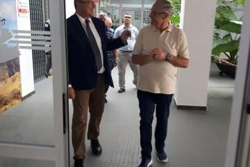 Visita del nuevo delegado del Gobierno en Canarias a las instalaciones de Entre Amigos en el Valle de Jinámar (Foto TA)
