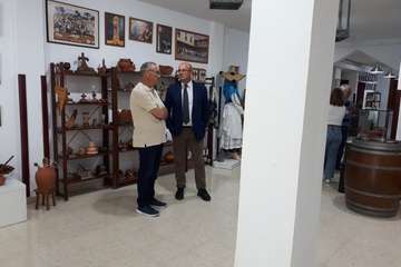 Visita del nuevo delegado del Gobierno en Canarias a las instalaciones de Entre Amigos en el Valle de Jinámar (Foto TA)
