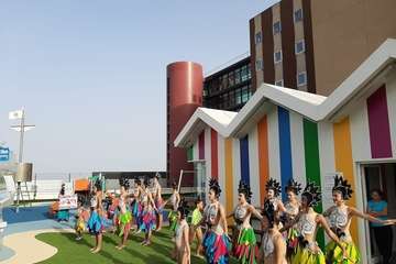 Los Diamantes llena de ritmo carnavalero el Materno Infantil (Foto TA)