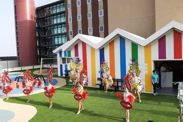 Los Diamantes llena de ritmo carnavalero el Materno Infantil (Foto TA)