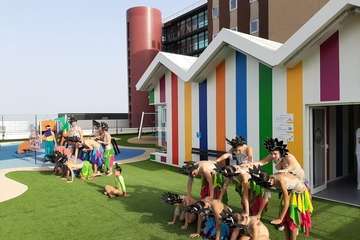 Los Diamantes llena de ritmo carnavalero el Materno Infantil (Foto TA)