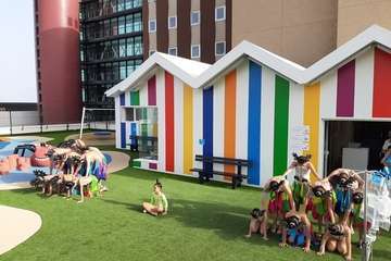 Los Diamantes llena de ritmo carnavalero el Materno Infantil (Foto TA)