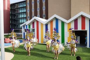 Los Diamantes llena de ritmo carnavalero el Materno Infantil (Foto TA)