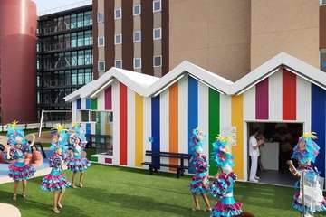 Los Diamantes llena de ritmo carnavalero el Materno Infantil (Foto TA)