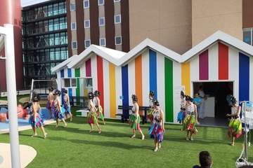 Los Diamantes llena de ritmo carnavalero el Materno Infantil (Foto TA)