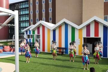 Los Diamantes llena de ritmo carnavalero el Materno Infantil (Foto TA)