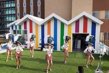 Los Diamantes llena de ritmo carnavalero el Materno Infantil (Foto TA)