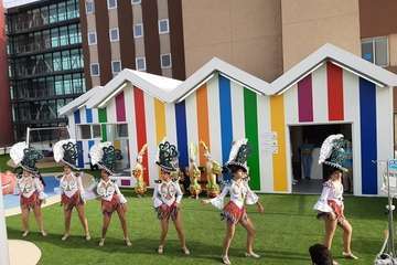 Los Diamantes llena de ritmo carnavalero el Materno Infantil (Foto TA)