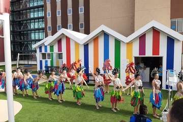 Los Diamantes llena de ritmo carnavalero el Materno Infantil (Foto TA)