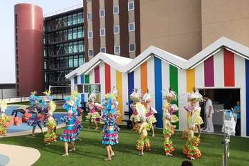 Los Diamantes llena de ritmo carnavalero el Materno Infantil (Foto TA)