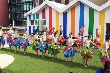 Los Diamantes llena de ritmo carnavalero el Materno Infantil (Foto TA)
