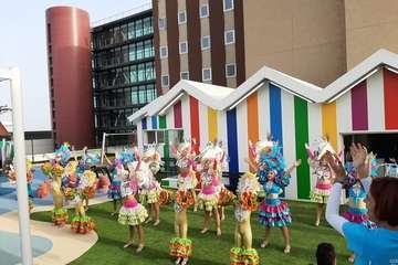 Los Diamantes llena de ritmo carnavalero el Materno Infantil (Foto TA)