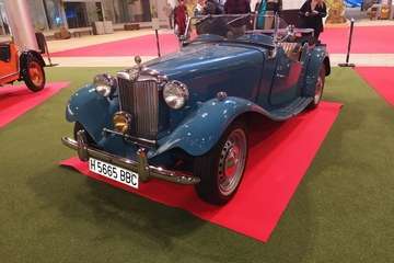 Telde exhibe sus coches clásicos en Alisios (Foto TA)
