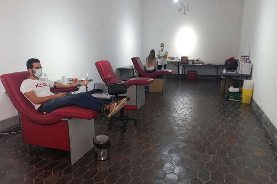 Sanidad pide que se siga donando sangre para evitar descenso en las reservas (Foto TA)