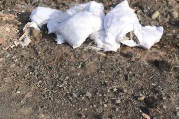 Escombros y basura en el cauce del Barranco Real de Telde (Foto TA)