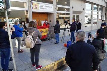 El teldense Aythami Rodríguez se manifiesta en Argentina para exigir su regreso a España (Foto TA)