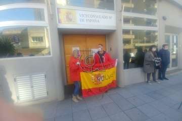 El teldense Aythami Rodríguez se manifiesta en Argentina para exigir su regreso a España (Foto TA)