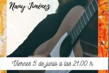 El Casino de Telde renueva el mobilitario de su terraza con mesas y sillas fáciles de desinfectar (Foto TA)