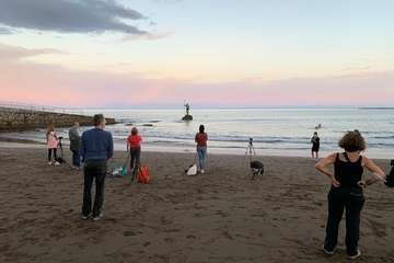  La Luna llena se cuela entre las piernas de Neptuno (Foto TA)