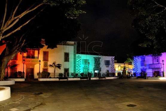 Igualdad ilumina edificios municipales con los colores de la bandera LGTBIQ con motivo del Día del Orgullo (Foto TA)