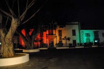 Igualdad ilumina edificios municipales con los colores de la bandera LGTBIQ con motivo del Día del Orgullo (Foto TA)