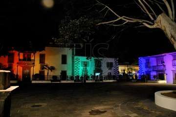 Igualdad ilumina edificios municipales con los colores de la bandera LGTBIQ con motivo del Día del Orgullo (Foto TA)