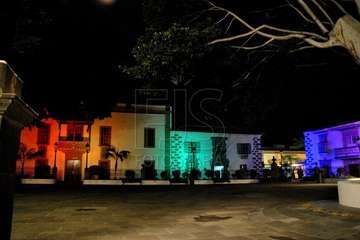 Igualdad ilumina edificios municipales con los colores de la bandera LGTBIQ con motivo del Día del Orgullo (Foto TA)
