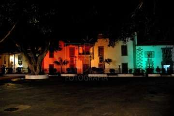 Igualdad ilumina edificios municipales con los colores de la bandera LGTBIQ con motivo del Día del Orgullo (Foto TA)