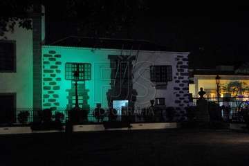 Igualdad ilumina edificios municipales con los colores de la bandera LGTBIQ con motivo del Día del Orgullo (Foto TA)