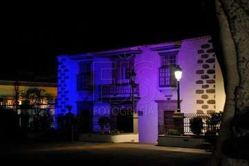 Igualdad ilumina edificios municipales con los colores de la bandera LGTBIQ con motivo del Día del Orgullo (Foto TA)
