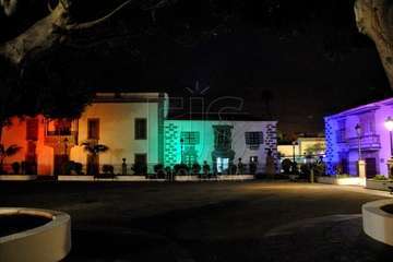 Igualdad ilumina edificios municipales con los colores de la bandera LGTBIQ con motivo del Día del Orgullo (Foto TA)