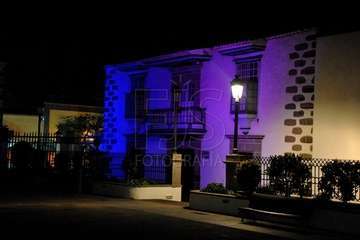 Igualdad ilumina edificios municipales con los colores de la bandera LGTBIQ con motivo del Día del Orgullo (Foto TA)