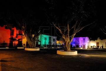 Igualdad ilumina edificios municipales con los colores de la bandera LGTBIQ con motivo del Día del Orgullo (Foto TA)