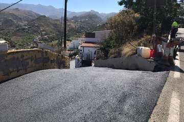 Satisfacción vecinal en La Solana por las obras de asfaltado de varios caminos (Foto TA)