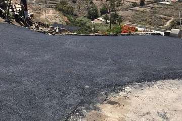 Satisfacción vecinal en La Solana por las obras de asfaltado de varios caminos (Foto TA)