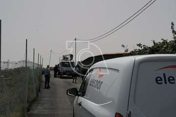 Tres nuevos puntos de luz colman de alegría a Lomo Rayo Bajo, tras el asfaltado del camino (Foto TA)