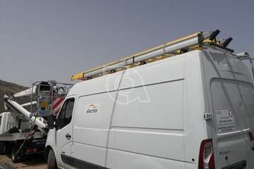 Tres nuevos puntos de luz colman de alegría a Lomo Rayo Bajo, tras el asfaltado del camino (Foto TA)