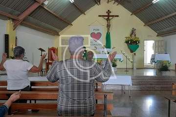 Las Huesas ora por las víctimas de la pandemia en la misa de su patrona (Foto TA)