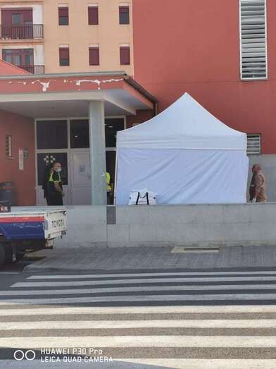 Carpa instalada en el Centro de Salud de San Gregorio durante la fase aguda de la pandemia (Foto TA)