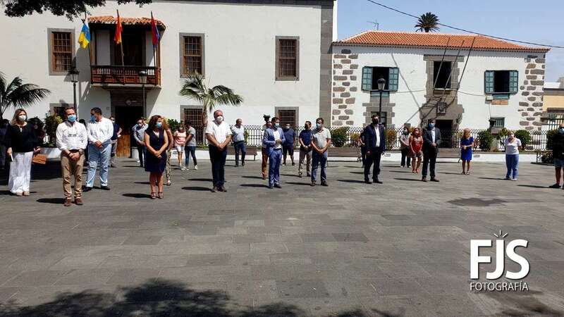 Imagen de la concentración en la plaza de San Juan (Foto FJS)
