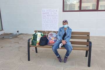 Una vecina de El Goro inicia una huelga de hambre en El Cubillo para reclamar el abono del Ingreso Canario de Emergencia (Foto TA)