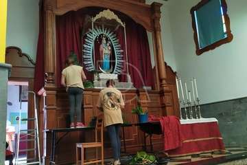 Repique de campanas, misa de romeros y ofrenda a la Virgen de las Nieves/TA y Francisco Javier Santana.