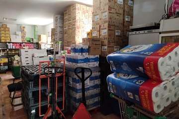 El reparto de alimentos a unas 700 familias de Jinámar, en el aire por 4.000 euros/TA.