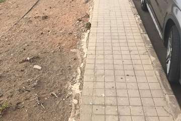  La calle Torricelli, en Casas Nuevas, patrón de la suciedad/TA.