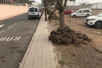  La calle Torricelli, en Casas Nuevas, patrón de la suciedad/TA.