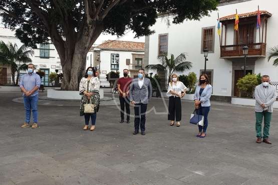 Minuto de silencio en San Juan/TA.