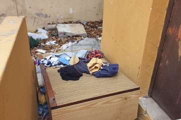 Estercolero en una céntrica calle de Telde/TA.