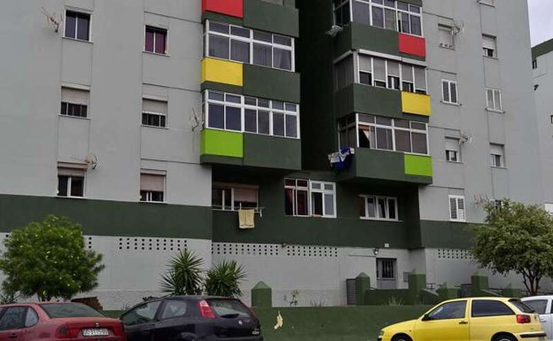 Portal 25 de la calle Manuel Alemán álamo/Juan Carlos Alonso/C7.